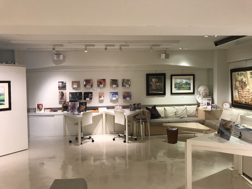 蔡國華コッツウォルズ　スケッチ作品展　会場の様子